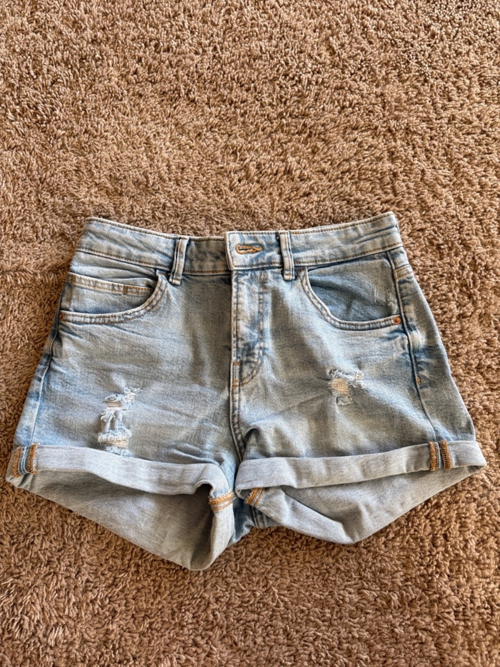 Bershka Light Wash Denim Roll-Cuff Women’s Shorts US 4